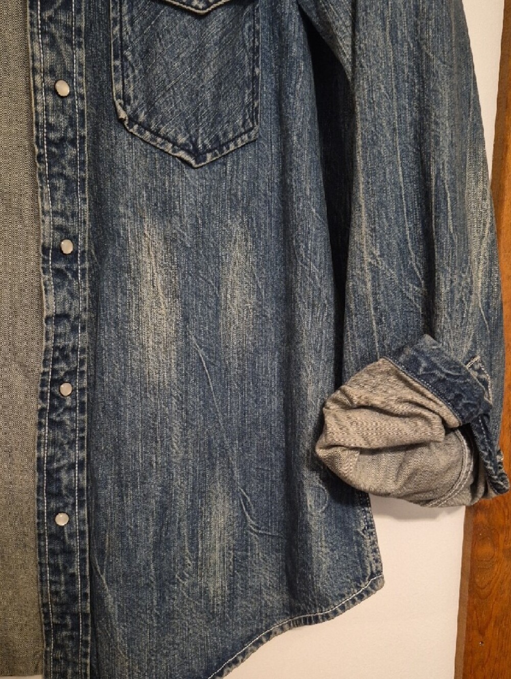 NWOT Arizona Jean Co. Womens  Distressed Blue Denim Shirt Jacket SZ L - Picture 6 of 10
